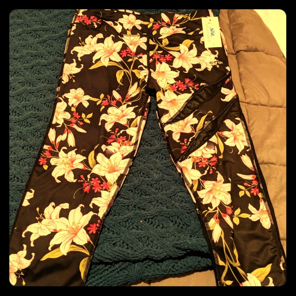 Yoga pants, floral design!